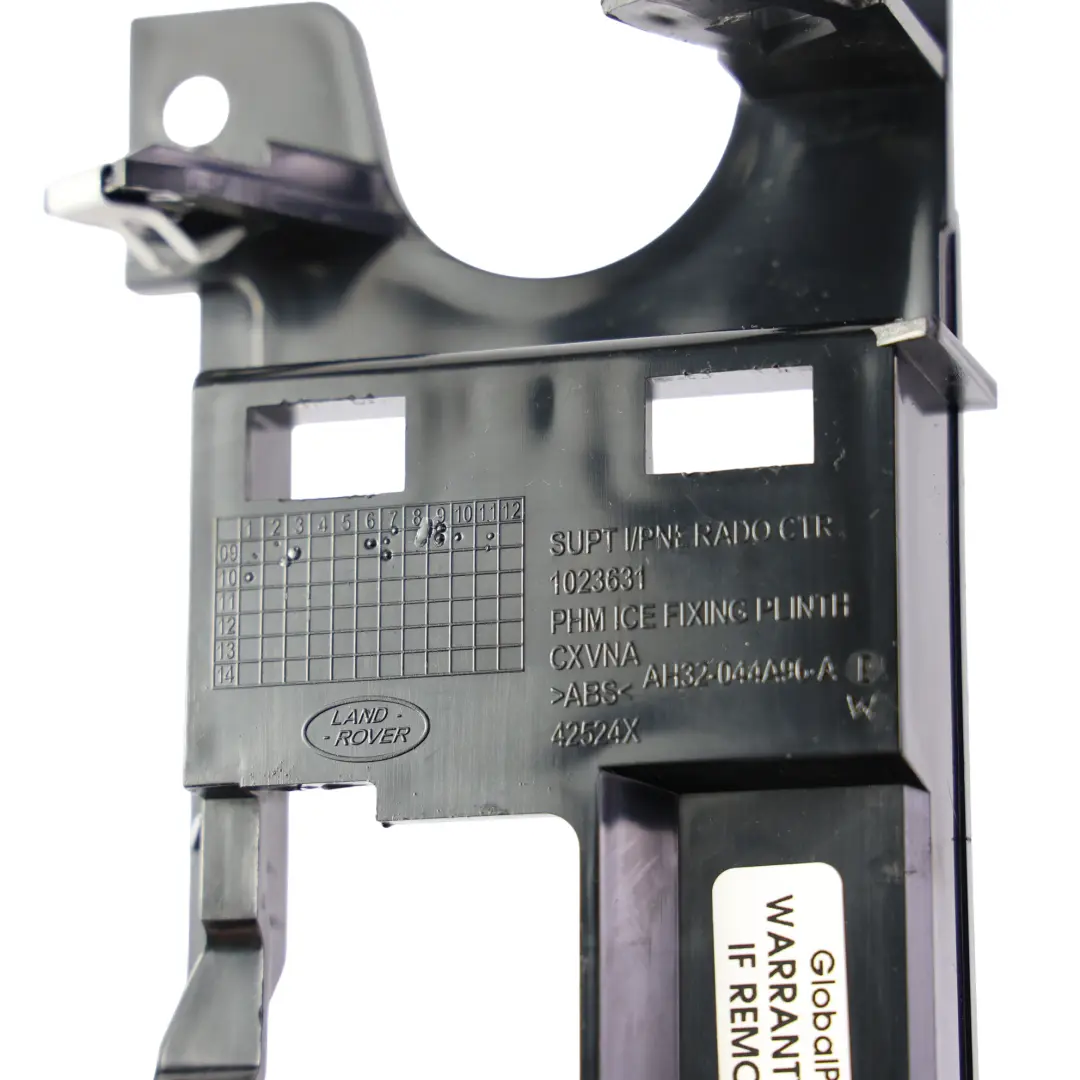Land Rover Range Rover Sport L320 Soporte Marco Radio - SKU AH32-044A96-AE - Número de pieza AH32-044A96-AE