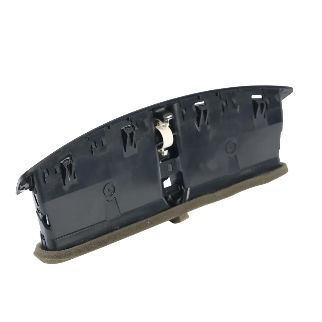 C520 Rejilla Ventilación Central Salpicadero para Ford Kuga con número de pieza AM51-R01815-ADW Ford Kuga C520 Rejilla Ventilación Central Salpicadero - SKU AM51-R01815-ADW - Número de pieza AM51-R01815-ADW