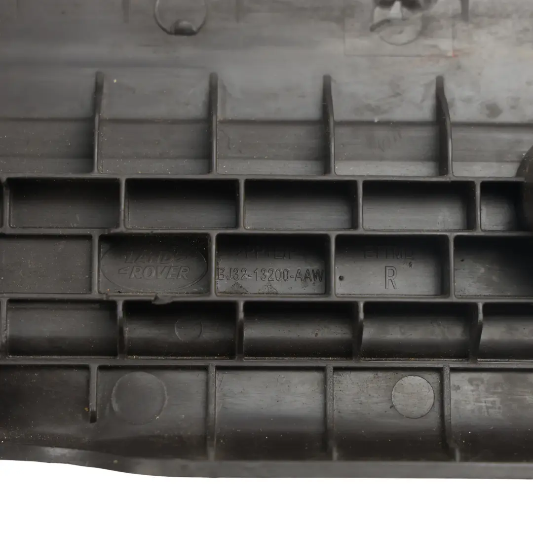 Modanatura Porta Anteriore Destra per Range Rover Evoque L538 con numero di parte BJ32-13200-AAW Range Rover Evoque L538 Modanatura Porta Anteriore Destra - SKU BJ32-13200-AAW - Numero di parte BJ32-13200-AAW