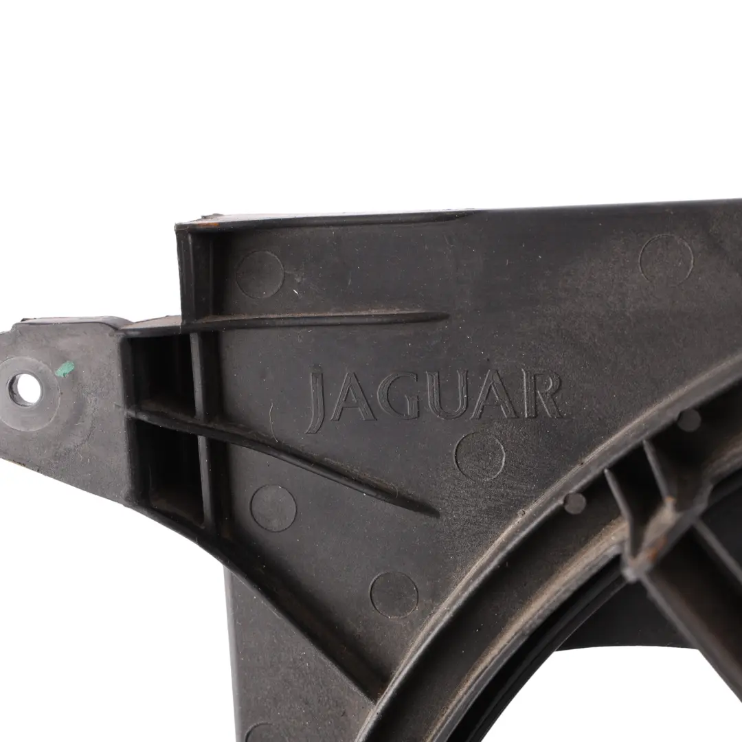 Radiator Cooling Fan 2.2 Diesel Engine to Jaguar XF X250 XJ X351 with Part number C2D38736 Jaguar XF X250 XJ X351 Radiator Cooling Fan 2.2 Diesel Engine - SKU C2D38736 - Part number C2D38736