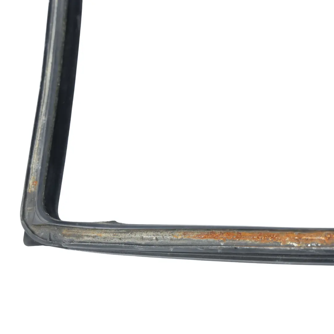 Window Seal Glass Run Right O/S to Land Rover Range Rover Sport L320 Rear with Part number CGE000843 Land Rover Range Rover Sport L320 Rear Window Seal Glass Run Right O/S - SKU CGE000843 - Part number CGE000843