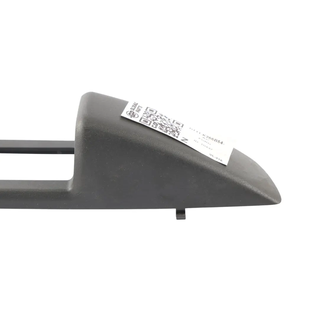 Uchwyt Klamki Drzwi Prawy do Ford Transit Connect o numerze DT11-K266B54-AC Ford Transit Connect Uchwyt Klamki Drzwi Prawy - SKU DT11-K266B54-AC - Numer Części DT11-K266B54-AC