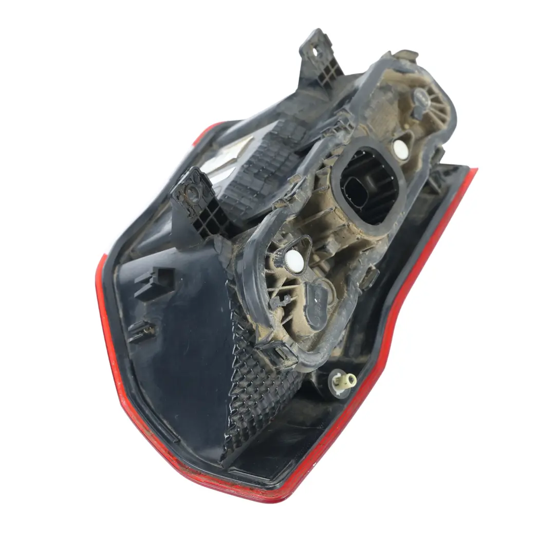 Ford Transit Courier Lampa Tylna Prawa - SKU ET7613404AF - Numer Części ET76-13404-AF