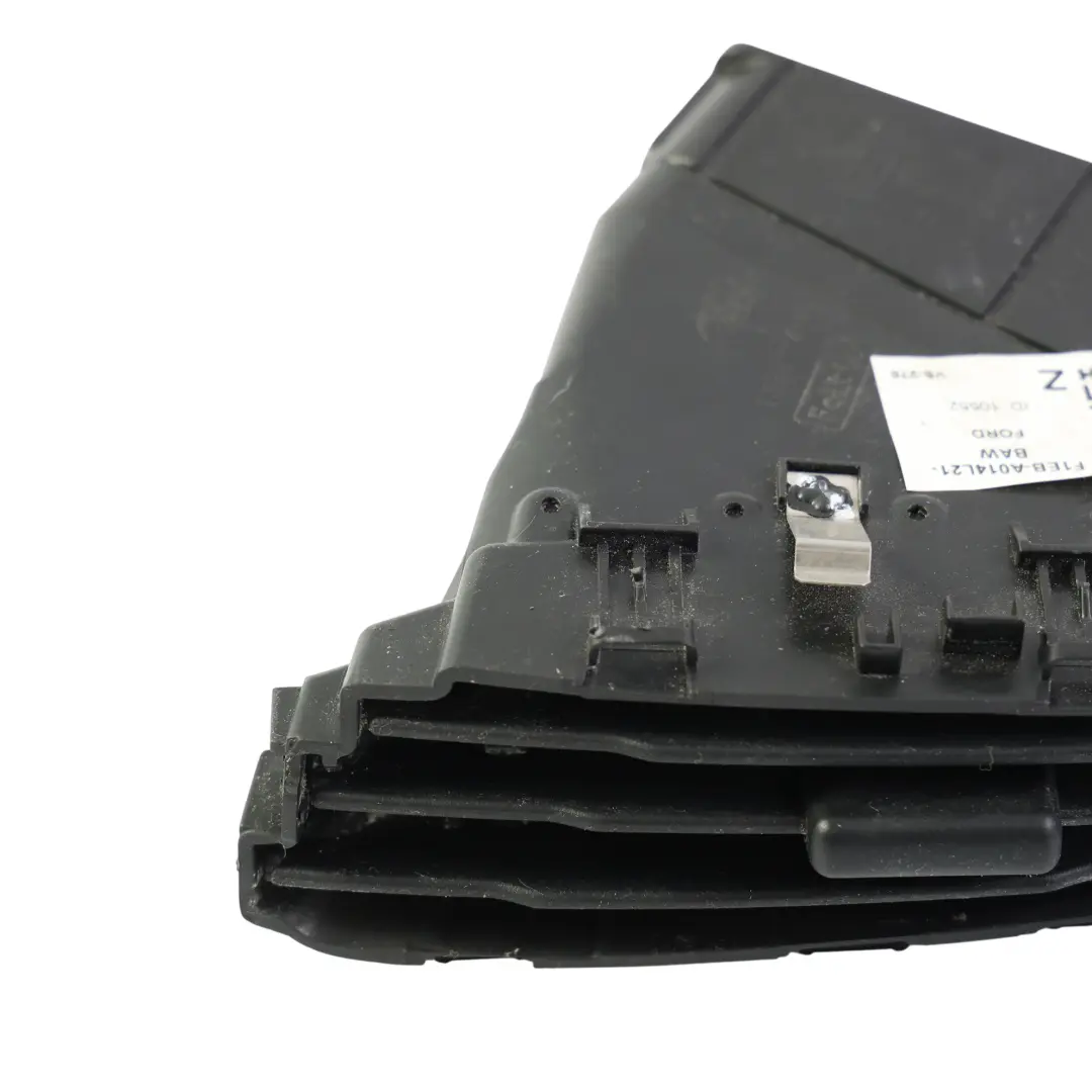 MK3 Kratka Nawiewu Konsoli Środkowej Lewa do Ford Focus o numerze F1EB-A014L21-BAW Ford Focus MK3 Kratka Nawiewu Konsoli Środkowej Lewa - SKU F1EB-A014L21-BAW - Numer Części F1EB-A014L21-BAW