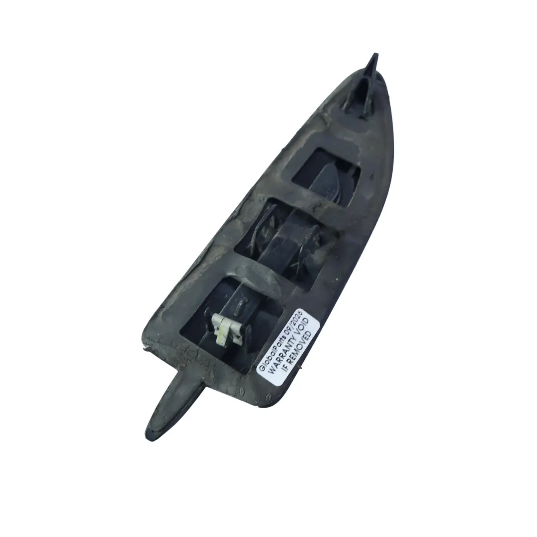 MK2 Moldura Lateral Delantera Izquierda Negra para Ford Kuga con número de pieza GJ54-16C217-AC Ford Kuga MK2 Moldura Lateral Delantera Izquierda Negra - SKU GJ54-16C217-AC - Número de pieza GJ54-16C217-AC