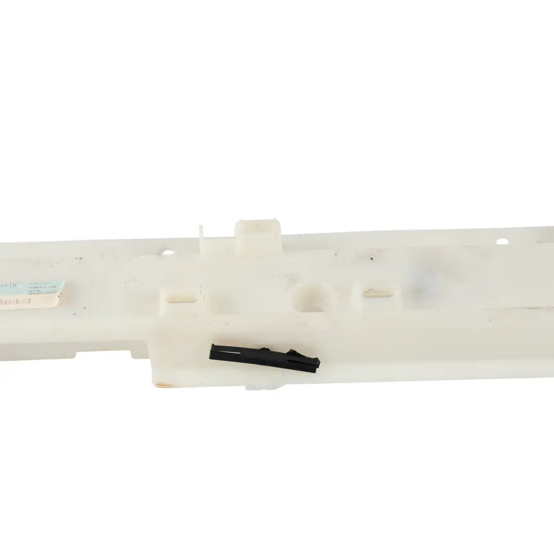 Range Rover Sport L494 Supporto Staffa Paraurti Anteriore Sinistro - SKU JPLA-107B01-A - Numero di parte JPLA-107B01-A