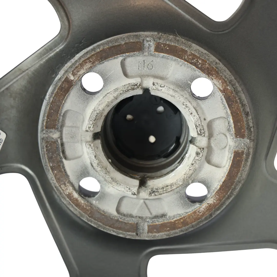 Felga Aluminiowa Srebrna 18" 7.5J ET42.5 do Ford Fiesta MK7 o numerze K1BJ-C1A Ford Fiesta MK7 Felga Aluminiowa Srebrna 18" 7.5J ET42.5 - SKU K1BJ-C1A-2 - Numer Części K1BJ-C1A