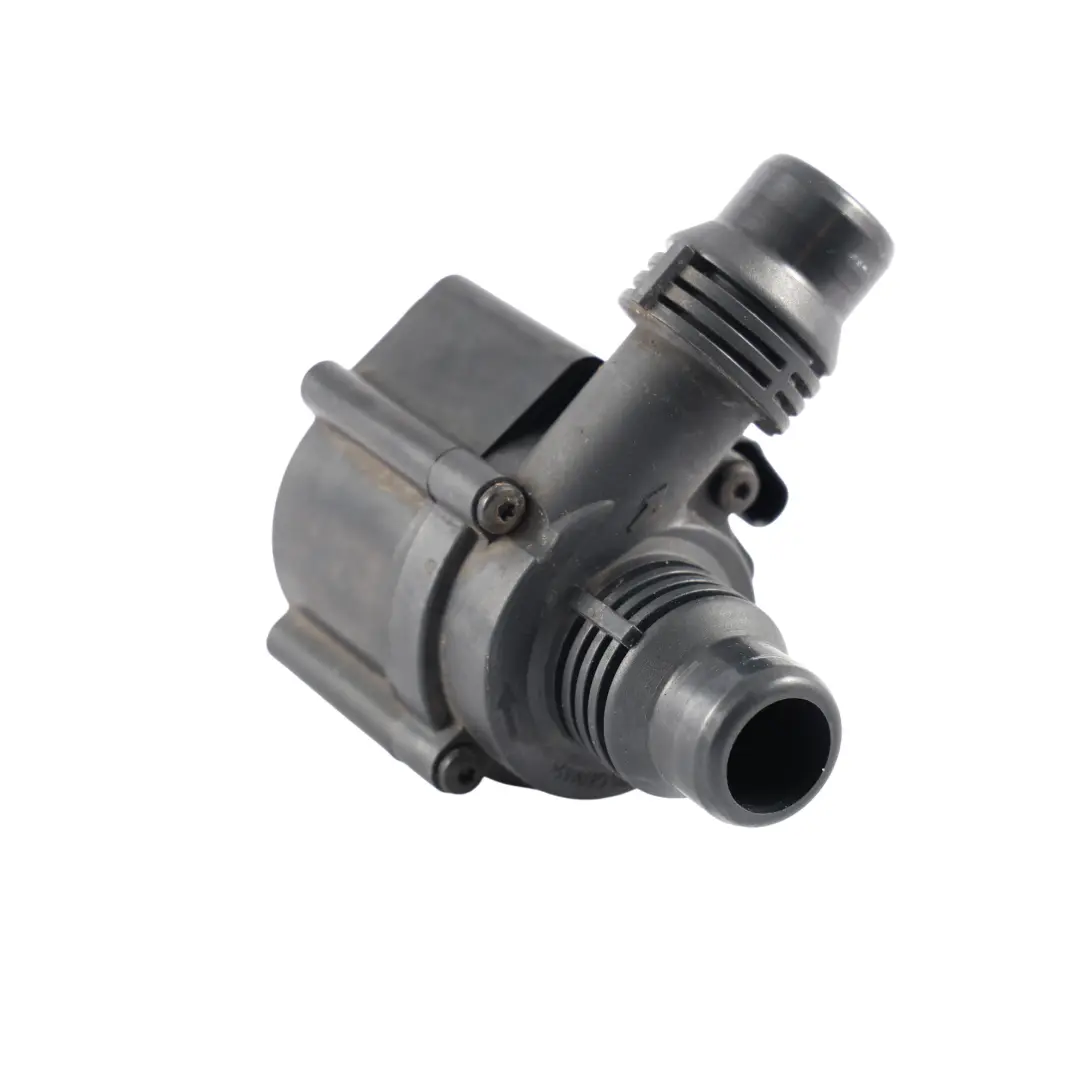 Pomocnicza Pompa Wody 1.5 do Land Rover Discovery Sport L550 o numerze K8D2-8B500-BA Land Rover Discovery Sport L550 Pomocnicza Pompa Wody 1.5 - SKU K8D2-8B500-BA - Numer Części K8D2-8B500-BA
