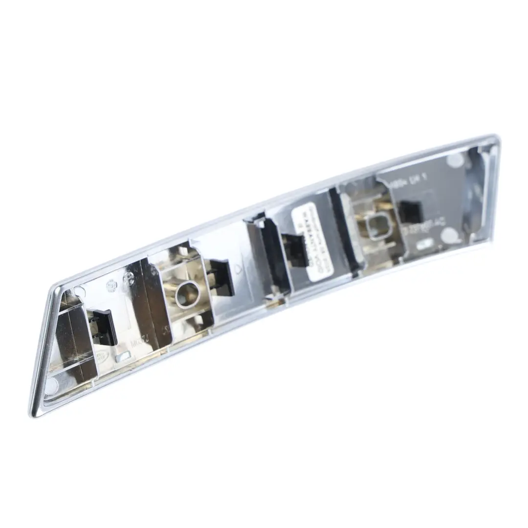 Osłona Rączki Drzwi Lewa do Land Rover Sport L550 o numerze LK72-237B07-AC Land Rover Sport L550 Osłona Rączki Drzwi Lewa - SKU LK72-237B07-AC - Numer Części LK72-237B07-AC