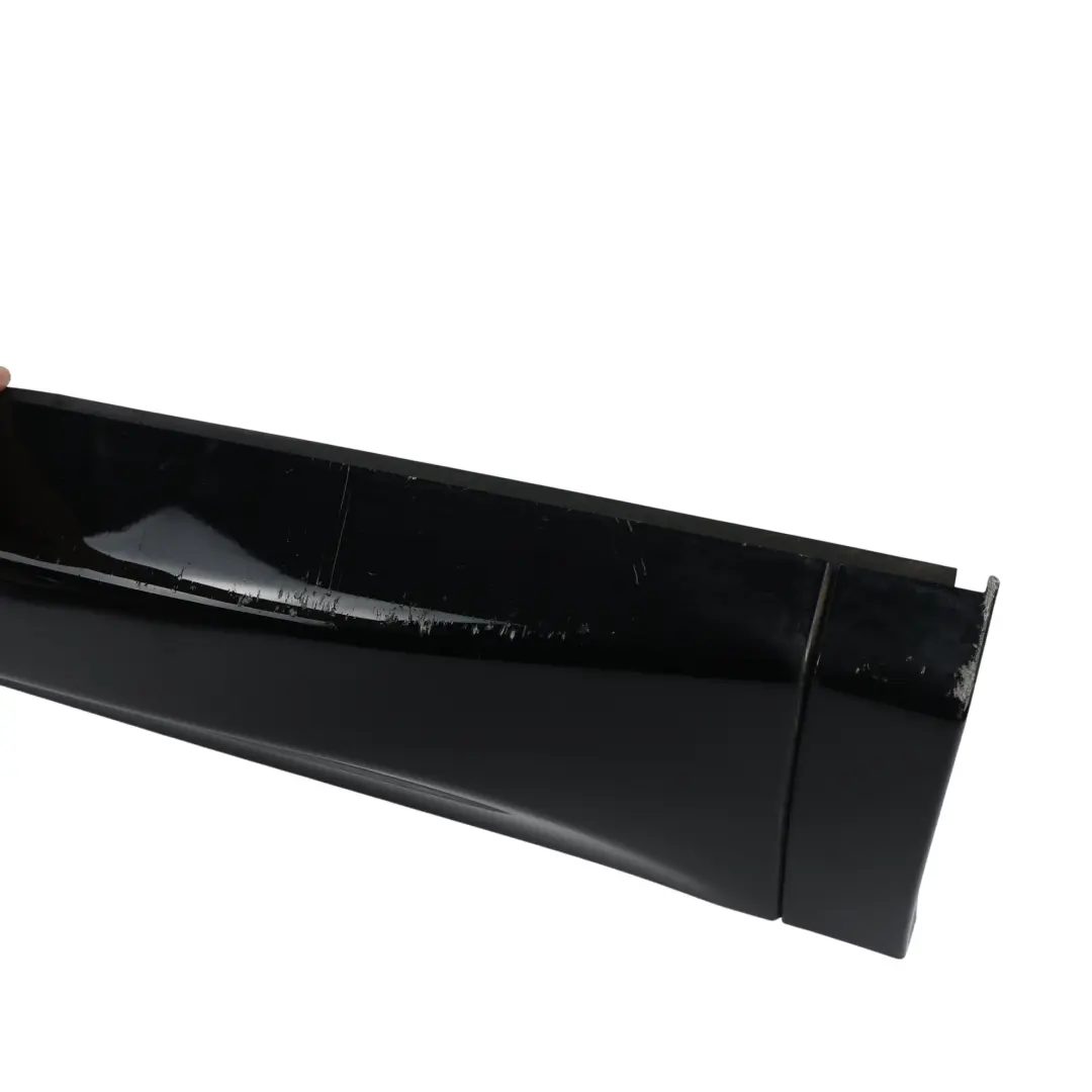 Türleiste Hinten Rechts Santorini Schwarz 820 für Land Rover Discovery L550 mit Teilenummer LK72-274A48-AFW Land Rover Discovery L550 Türleiste Hinten Rechts Santorini Schwarz 820 - SKU LK72-274A48-AFW-SAB - Teilenummer LK72-274A48-AFW