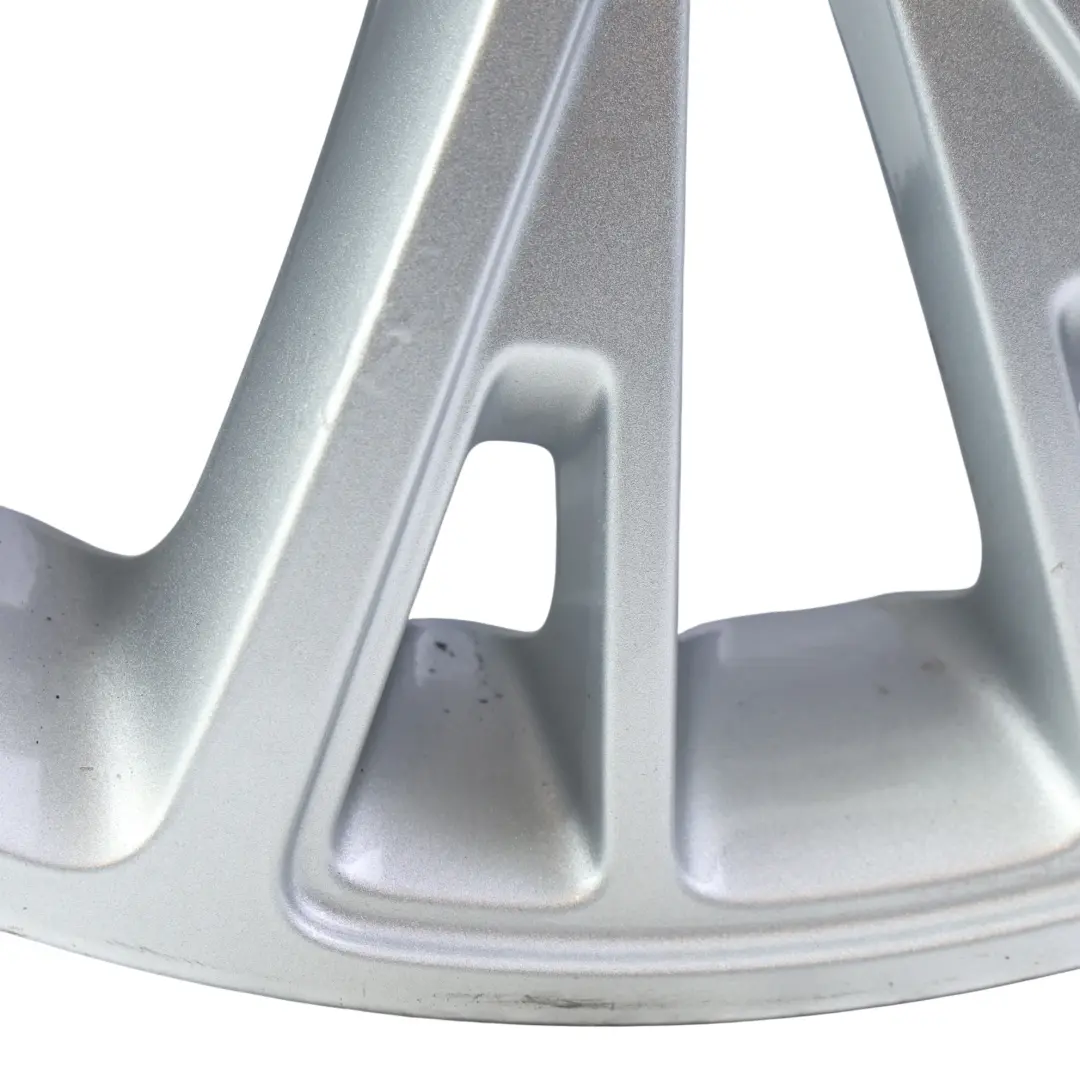 Alloy Rim 20" 8.5J ET:58 BH4M-1007-BA to Range Rover L322 Silver Wheel with Part number LR020930 Range Rover L322 Silver Wheel Alloy Rim 20" 8.5J ET:58 BH4M-1007-BA - SKU LR020930-4 - Part number LR020930