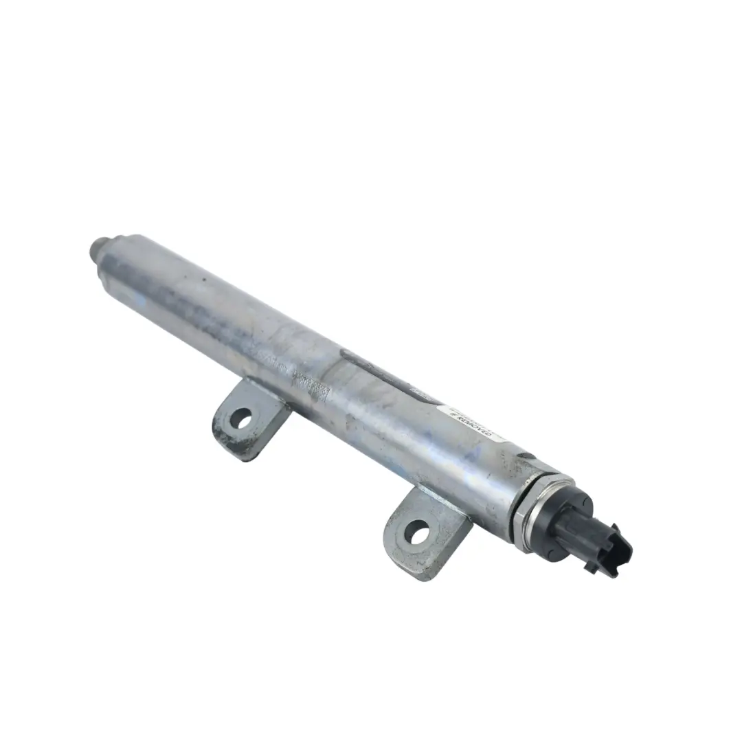 Injector Rail Right O/S 3.0 V6 Diesel CK5Q-9D280-BB to Range Rover Sport L494 Fuel with Part number LR035126 Range Rover Sport L494 Fuel Injector Rail Right O/S 3.0 V6 Diesel CK5Q-9D280-BB - SKU LR035126 - Part number LR035126