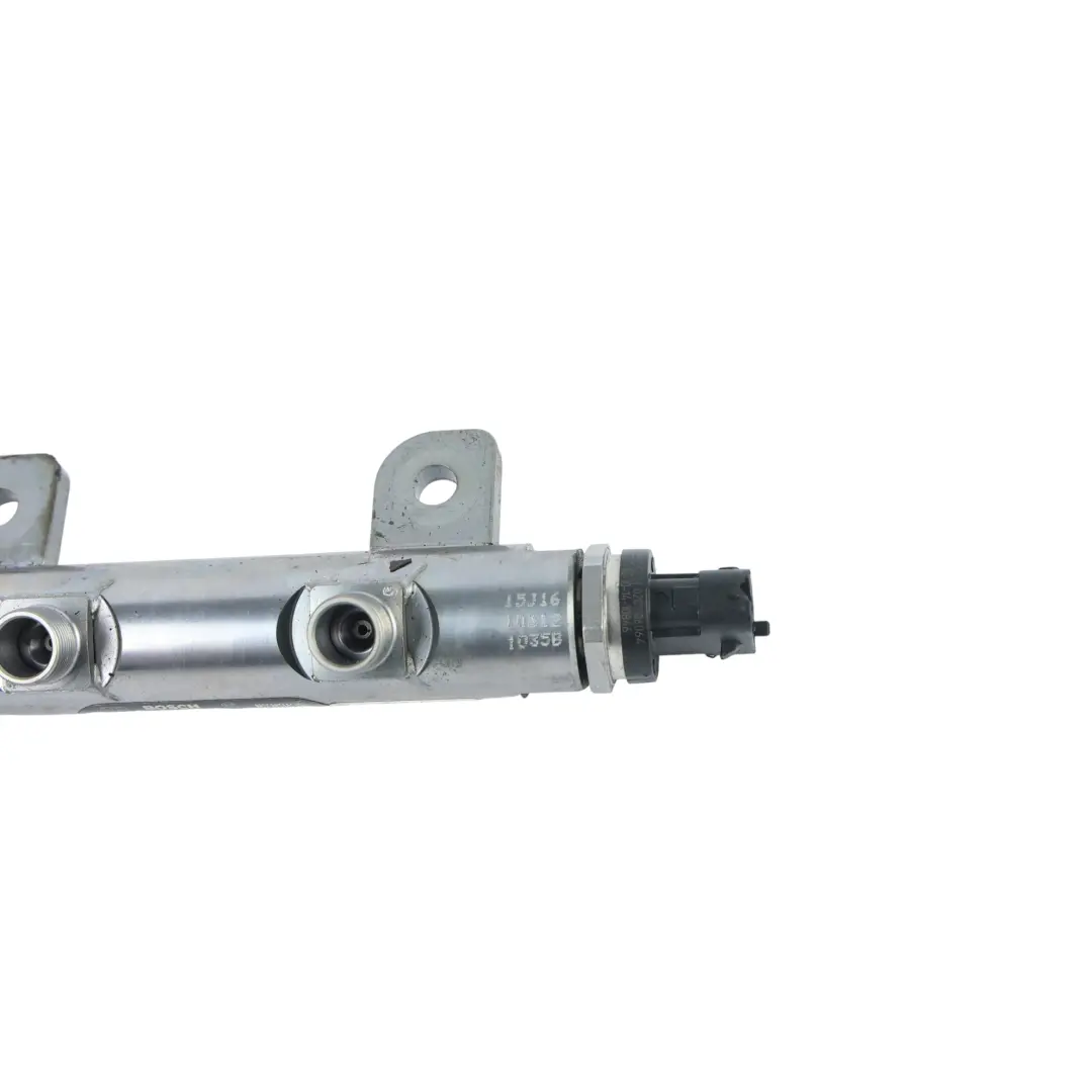 Injector Rail Right O/S 3.0 V6 Diesel CK5Q-9D280-BB to Range Rover Sport L494 Fuel with Part number LR035126 Range Rover Sport L494 Fuel Injector Rail Right O/S 3.0 V6 Diesel CK5Q-9D280-BB - SKU LR035126 - Part number LR035126