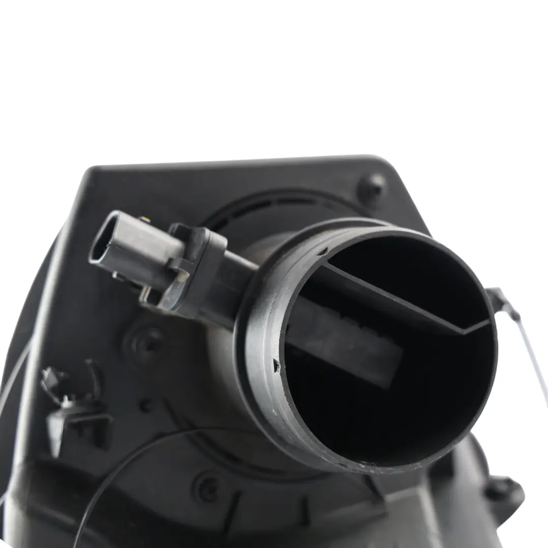 Filter Box Left N/S 3.0 SDV6 CPLA-9601-DA to Land Rover Range Rover Sport L494 Air with Part number LR036427 Land Rover Range Rover Sport L494 Air Filter Box Left N/S 3.0 SDV6 CPLA-9601-DA - SKU LR036427 - Part number LR036427