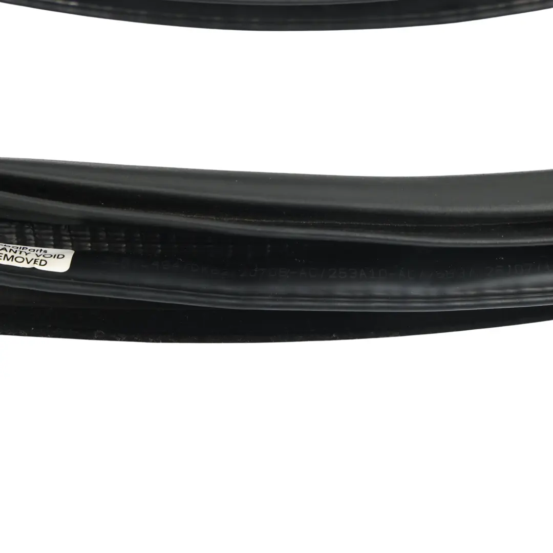 Land Rover L494 Uszczelka Drzwi Przednich Lewych Prawych DK62-20708-AC - SKU LR043853 - Numer Części LR043853