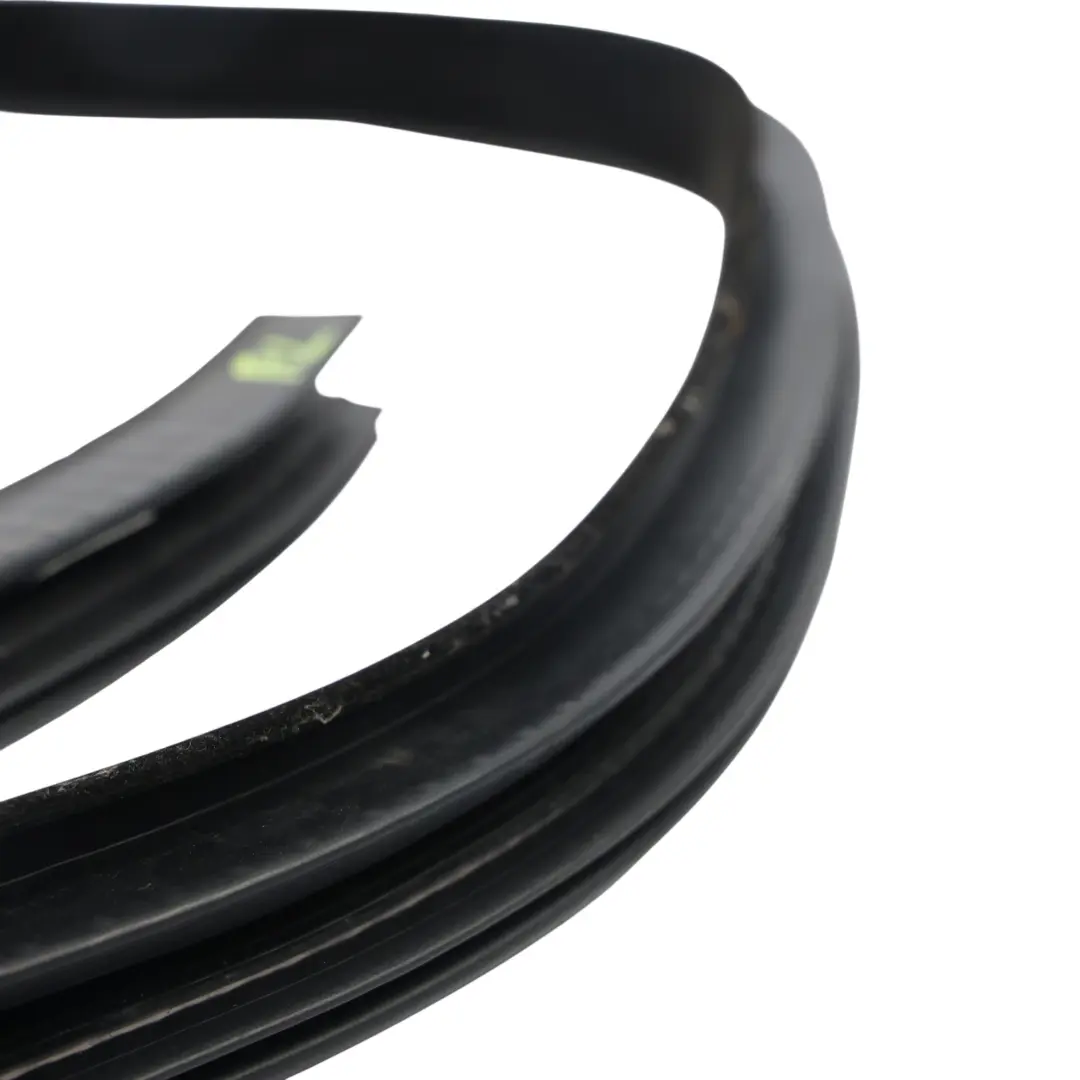 Junta Goma Puerta Trasera Sello DK62-253A10-AC para Land Rover L494 con número de pieza LR043861 Land Rover L494 Junta Goma Puerta Trasera Sello DK62-253A10-AC - SKU LR043861 - Número de pieza LR043861