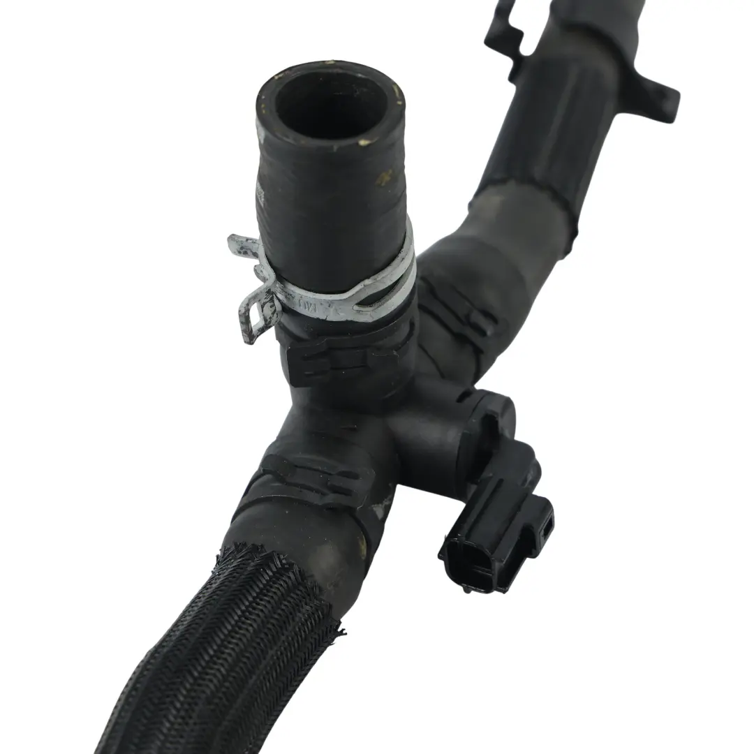 Przewód Chłodzący 3.0 Diesel FW93-9Y438-AC do Range Rover Sport L494 o numerze LR081465 Range Rover Sport L494 Przewód Chłodzący 3.0 Diesel FW93-9Y438-AC - SKU LR081465 - Numer Części LR081465