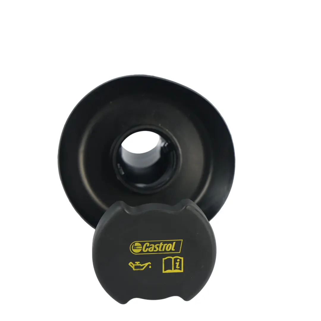 Bocchettone Rabbocco Olio Motore Con Tappo CPLA-6A940-AB per Range Rover Sport L494 con numero di parte LR082511 Range Rover Sport L494 Bocchettone Rabbocco Olio Motore Con Tappo CPLA-6A940-AB - SKU LR082511 - Numero di parte LR082511