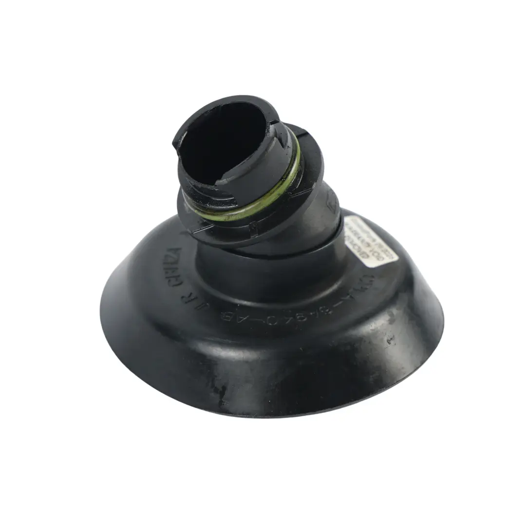 Bocchettone Rabbocco Olio Motore Con Tappo CPLA-6A940-AB per Range Rover Sport L494 con numero di parte LR082511 Range Rover Sport L494 Bocchettone Rabbocco Olio Motore Con Tappo CPLA-6A940-AB - SKU LR082511 - Numero di parte LR082511