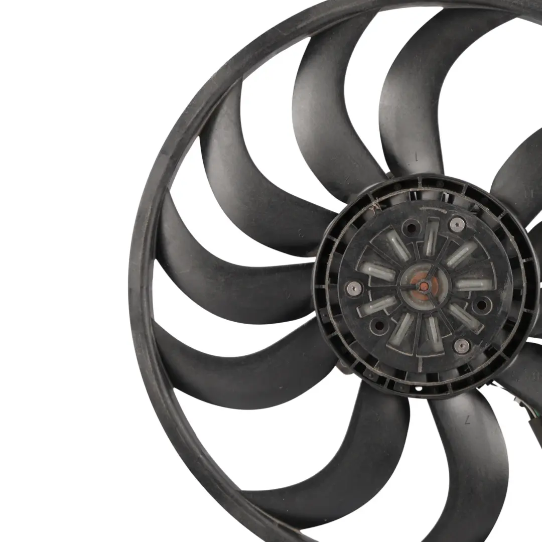 Cooling Radiator Fan Motor 2.0 5001603 to Land Rover Discovery Sport L550 with Part number LR135875 Land Rover Discovery Sport L550 Cooling Radiator Fan Motor 2.0 5001603 - SKU LR135875-1 - Part number LR135875