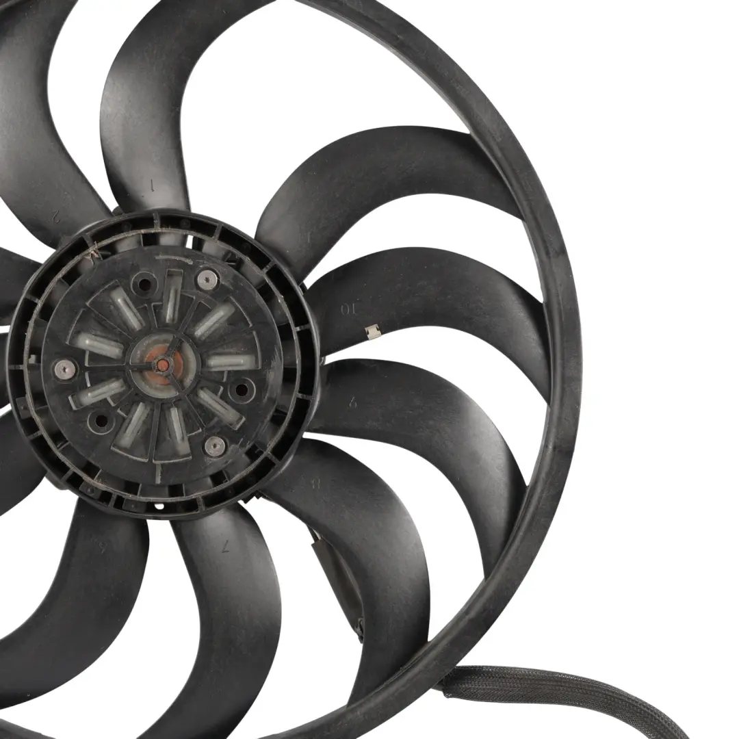 Cooling Radiator Fan Motor 2.0 5001603 to Land Rover Discovery Sport L550 with Part number LR135875 Land Rover Discovery Sport L550 Cooling Radiator Fan Motor 2.0 5001603 - SKU LR135875-1 - Part number LR135875