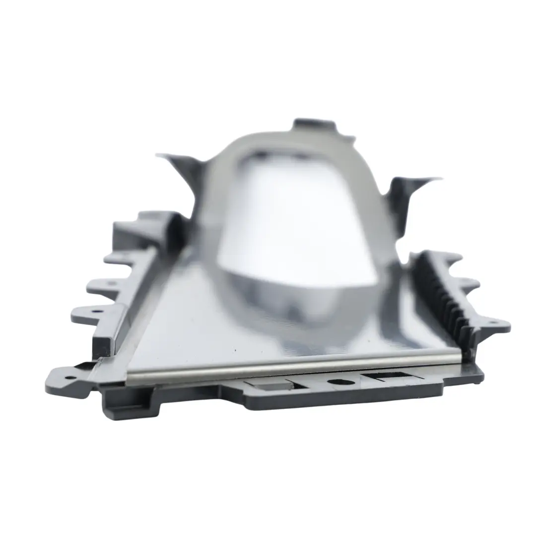 Embellecedor Puerta Delant Tras Izq Aluminio LK72-237B74 para Land Rover Sport L550 con número de pieza LR139731 Land Rover Sport L550 Embellecedor Puerta Delant Tras Izq Aluminio LK72-237B74 - SKU LR139731 - Número de pieza LR139731