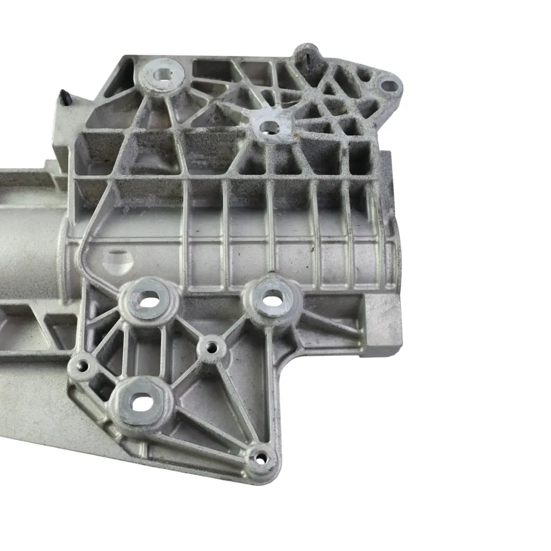 Soporte Montaje Semieje Delantero L8D2-4H473-BD para Land Rover Discovery Sport L550 con número de pieza LR161241 Land Rover Discovery Sport L550 Soporte Montaje Semieje Delantero L8D2-4H473-BD - SKU LR161241 - Número de pieza LR161241