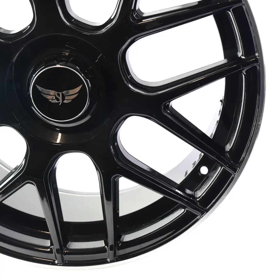 Felga Aluminiowa Czarna 19" 8.5J ET:45 5x112 VIA do Mercedes AMG o numerze MERCEDES-VIA-19 Mercedes AMG Felga Aluminiowa Czarna 19" 8.5J ET:45 5x112 VIA - SKU MERCEDES-VIA-19-6 - Numer Części MERCEDES-VIA-19