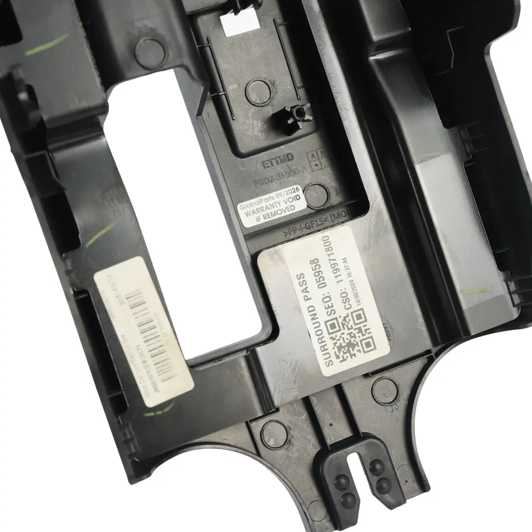 Cubierta Moldura Columna Dirección para Land Rover Discovery Sport L550 con número de pieza P8D2-3F900-A Land Rover Discovery Sport L550 Cubierta Moldura Columna Dirección - SKU P8D2-3F900-A - Número de pieza P8D2-3F900-A