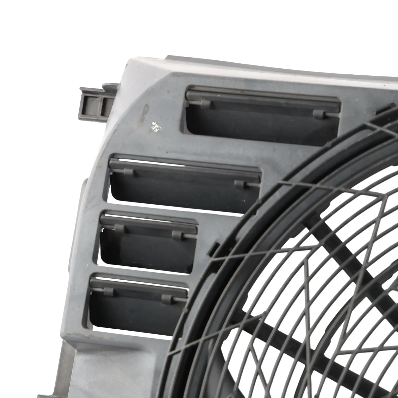 Land Rover Range Rover L322 Engine Cooling Radiator Fan Shroud Panel PGK000110