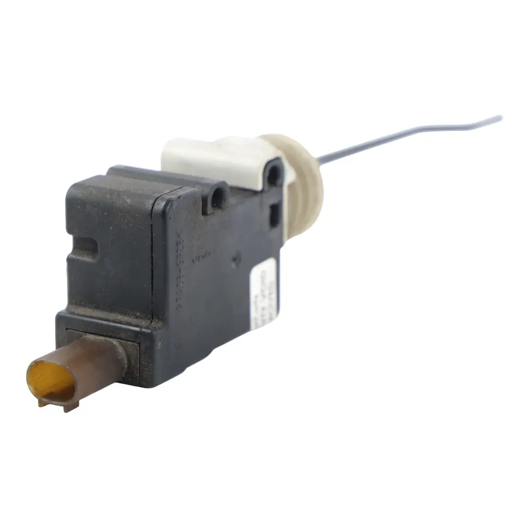 W452 Fuel Flap Cap Release Actuator Lock to Smart with Part number Q0009480V004L04600 Smart W452 Fuel Flap Cap Release Actuator Lock - SKU Q0009480V004L04600 - Part number Q0009480V004L04600