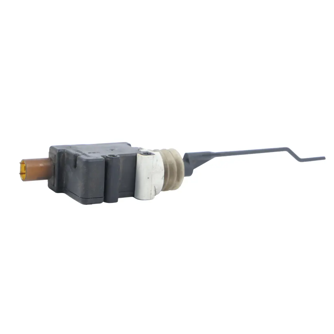W452 Fuel Flap Cap Release Actuator Lock to Smart with Part number Q0009480V004L04600 Smart W452 Fuel Flap Cap Release Actuator Lock - SKU Q0009480V004L04600 - Part number Q0009480V004L04600