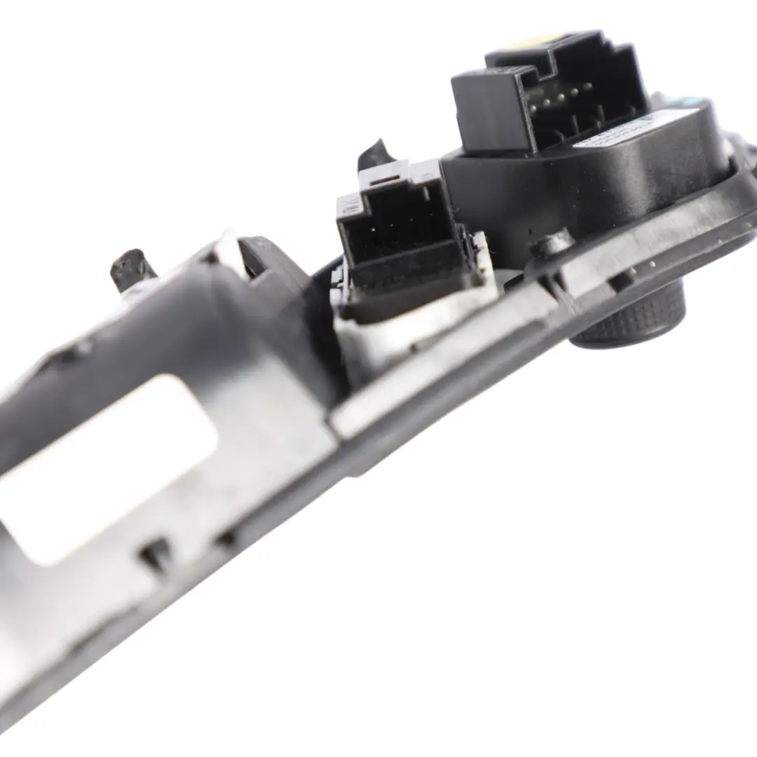 5G Front Door Handle Actuator Inner Right O/S to Volkswagen Golf Mk7 with Part number 5G1837114 Volkswagen Golf Mk7 5G Front Door Handle Actuator Inner Right O/S - SKU RHD-5G1837114 - Part number 5G1837114