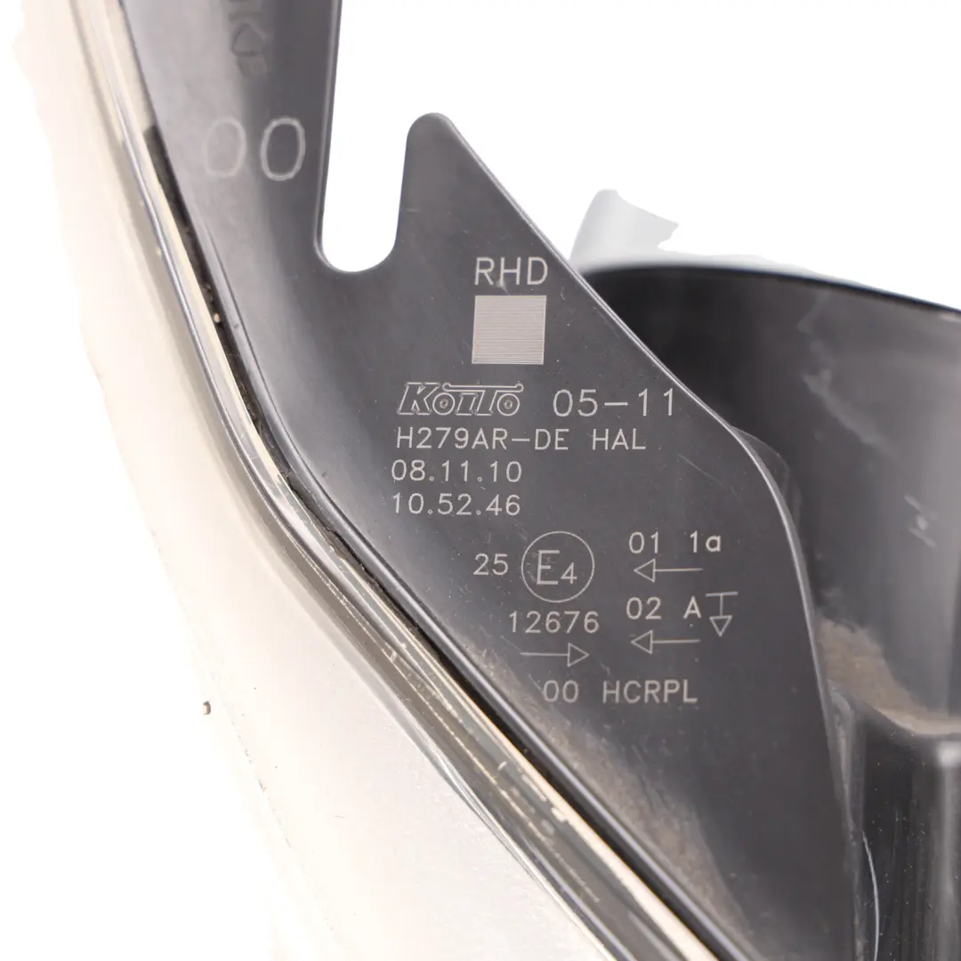 Mk3 Front Headlight Headlamp Right O/S to Toyota Avensis T270 with Part number 8113005301 Toyota Avensis T270 Mk3 Front Headlight Headlamp Right O/S - SKU RHD-8113005301 - Part number 8113005301