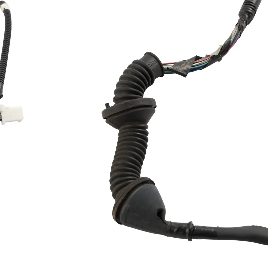 Mk3 Front Door Wiring Loom Harness Right O/S to Toyota Avensis T270 with Part number 8215105680 Toyota Avensis T270 Mk3 Front Door Wiring Loom Harness Right O/S - SKU RHD-8215105680 - Part number 8215105680