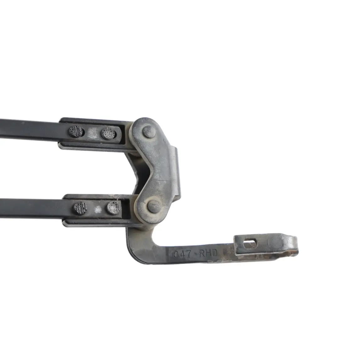 Mk1 Front Windscreen Washer Wiper Arm Mount to Toyota Aygo with Part number 852110H010 Toyota Aygo Mk1 Front Windscreen Washer Wiper Arm Mount - SKU RHD-852110H010 - Part number 852110H010
