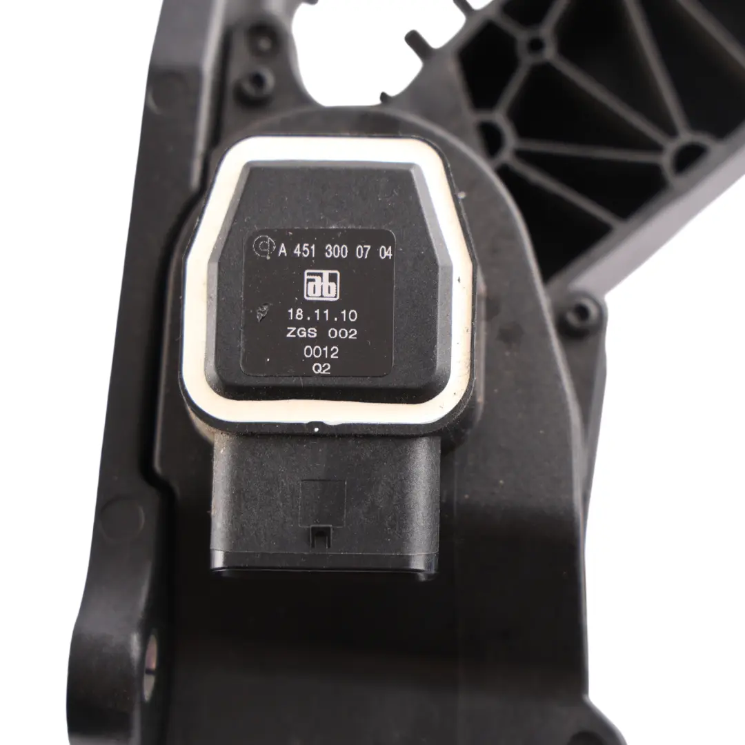 Accelerator Pedal Module Throttle Control Brabus to Smart Fortwo 451 with Part number A4513000704 Smart Fortwo 451 Accelerator Pedal Module Throttle Control Brabus - SKU RHD-A4513000704 - Part number A4513000704