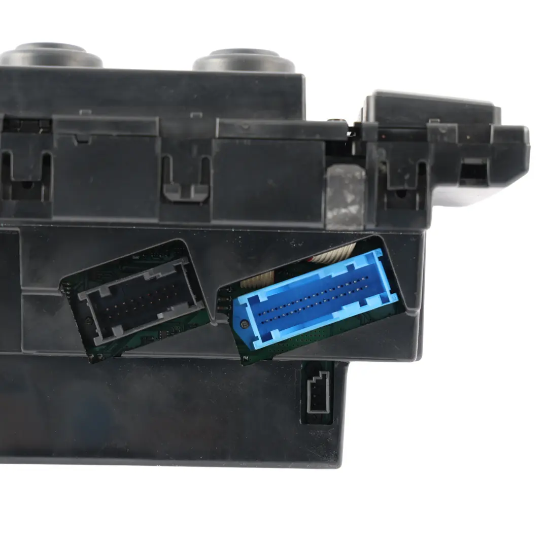 Range Rover L322 A/C Heater Control Switch Panel Unit - SKU RHD-JFC000372PUY - Part number JFC000372PUY