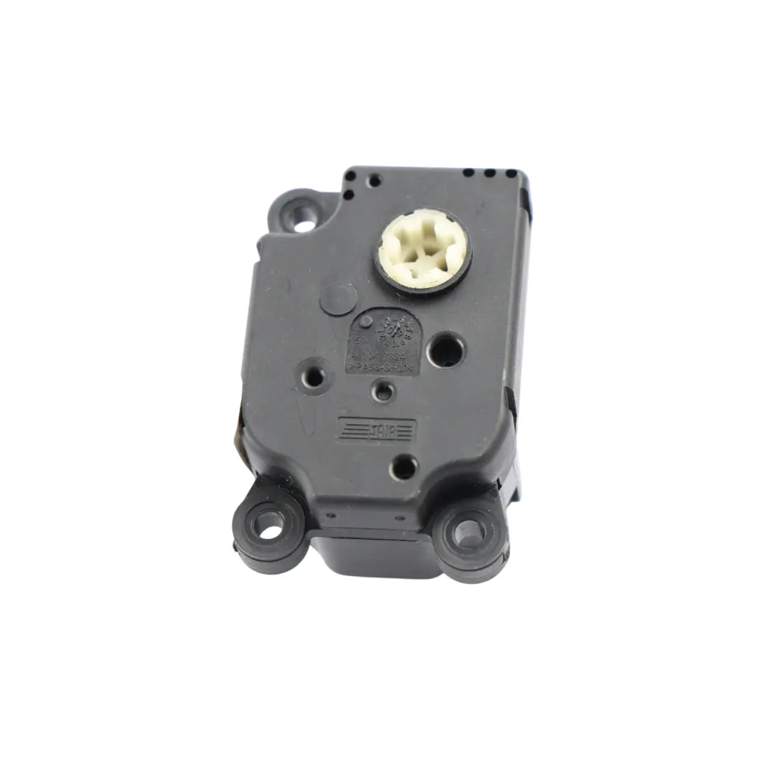 Heater Blower Recirculation Motor Actuator to Range Rover Sport L320 with Part number JNC500050 Range Rover Sport L320 Heater Blower Recirculation Motor Actuator - SKU RHD-JNC500050 - Part number JNC500050