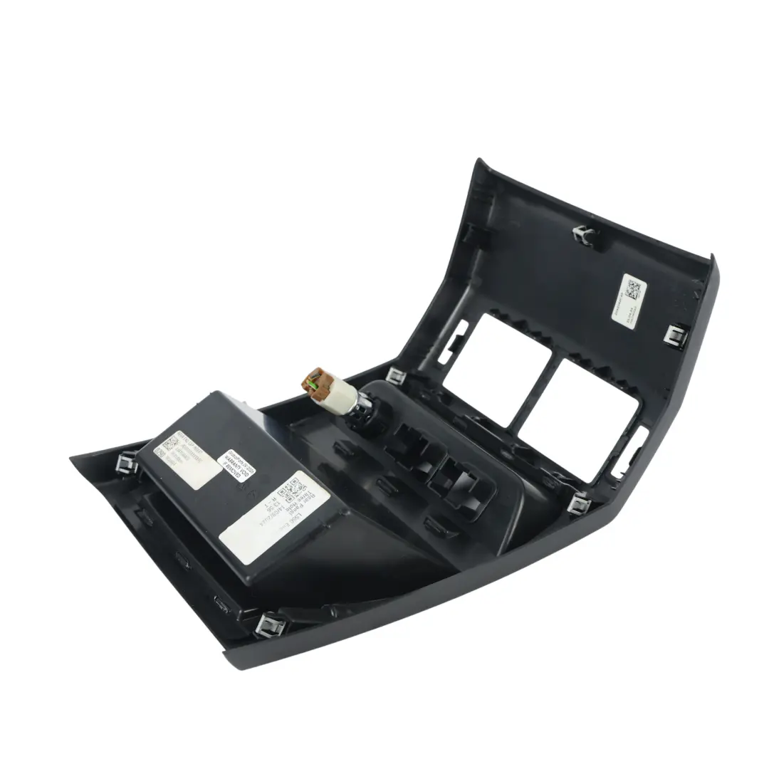 Embellecedor Consola Trasera para Land Rover Discovery Sport L550 con número de pieza RK72-04569-A Land Rover Discovery Sport L550 Embellecedor Consola Trasera - SKU RK72-04569-A - Número de pieza RK72-04569-A