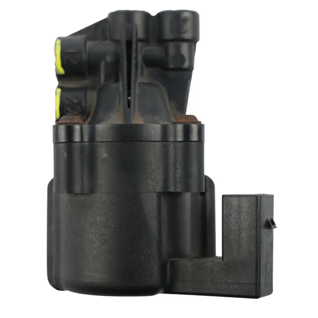Zawór Solenoidowy Pompy Zawieszenia Przód do Range Rover L322 o numerze RVK000040 Range Rover L322 Zawór Solenoidowy Pompy Zawieszenia Przód - SKU RVK000040 - Numer Części RVK000040
