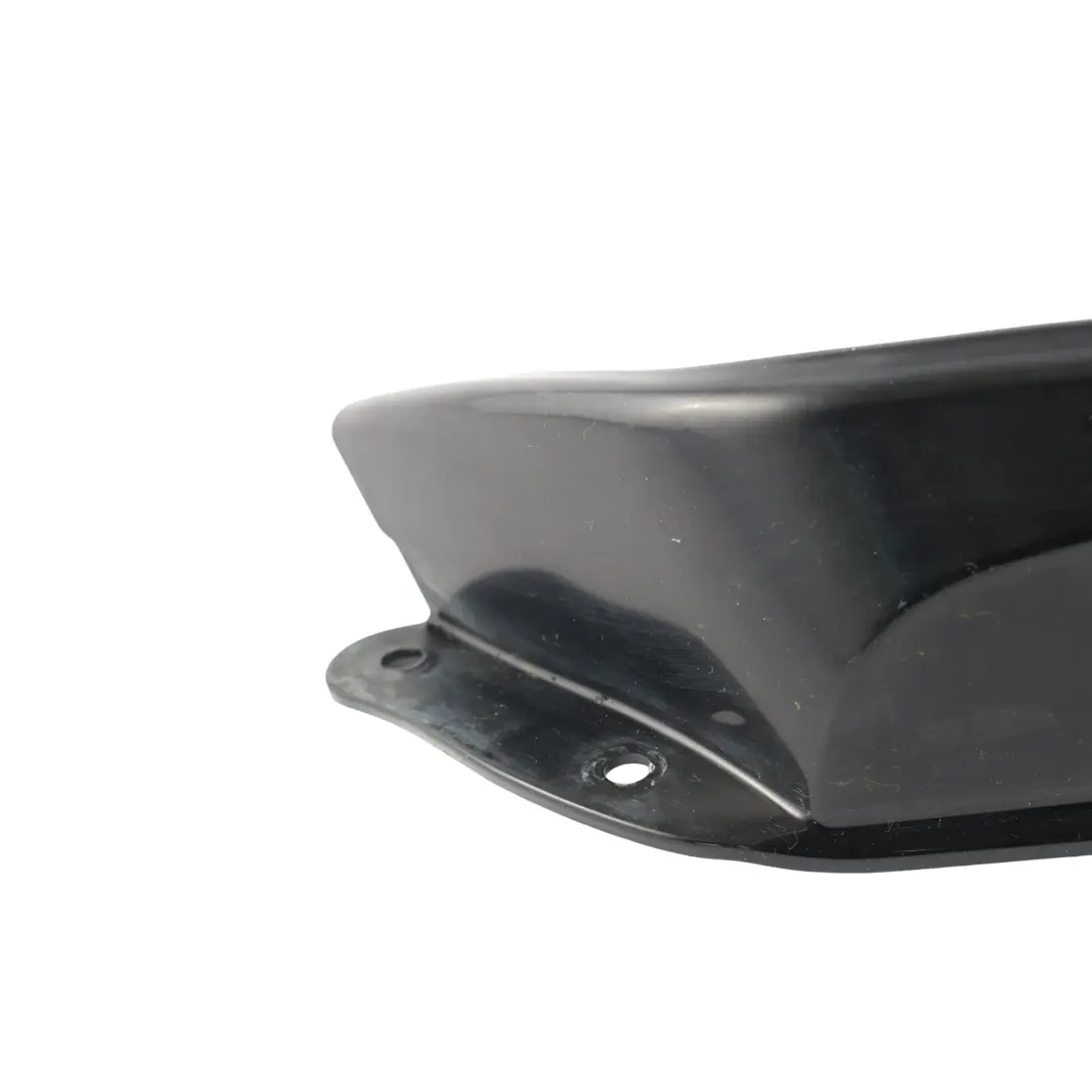 Cache Cadre Feu Arrière Gauche Noir 2 - 668 pour BMW Z4 E85 à propos du numéro de pièce 0031017 BMW Z4 E85 Cache Cadre Feu Arrière Gauche Noir 2 - 668 - SKU 0031017-SCH - Numéro de pièce 0031017