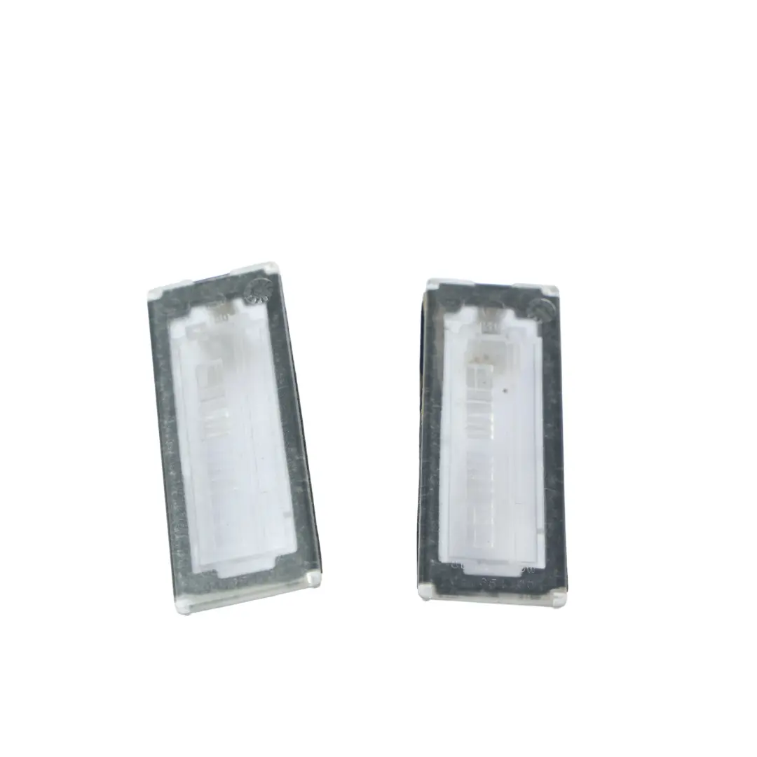 Luz Matrícula Trasera Cortesía Juego x2 para Citroën Relay III con número de pieza 0465400 Citroën Relay III Luz Matrícula Trasera Cortesía Juego x2 - SKU 0465400 - Número de pieza 0465400