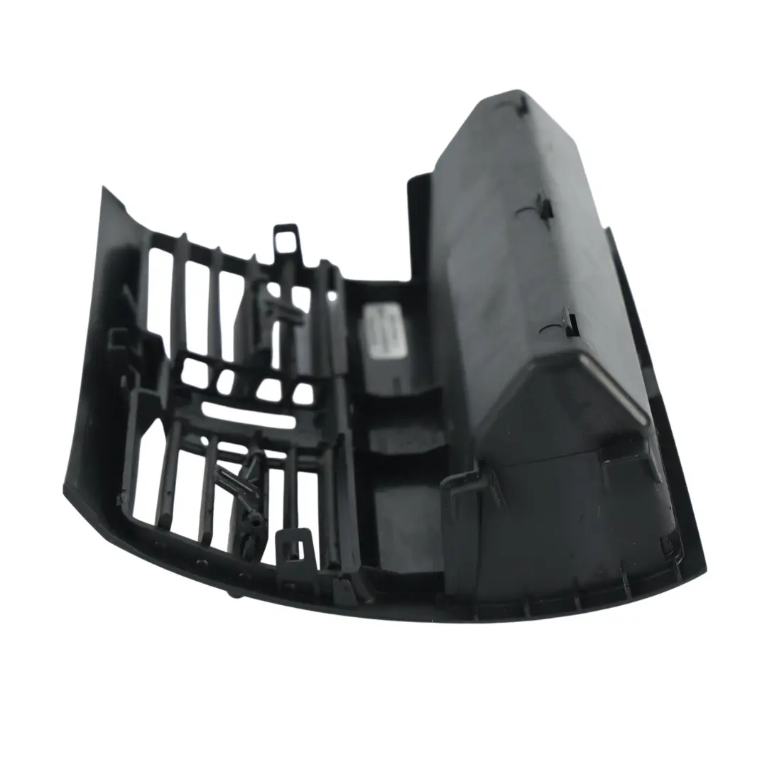 Kratka Nawiewu Powietrza Osłona Tylna Czarna do BMW F10 LCI F11 o numerze 9172167 BMW F10 LCI F11 Kratka Nawiewu Powietrza Osłona Tylna Czarna - SKU 9172167-2 - Numer Części 9172167