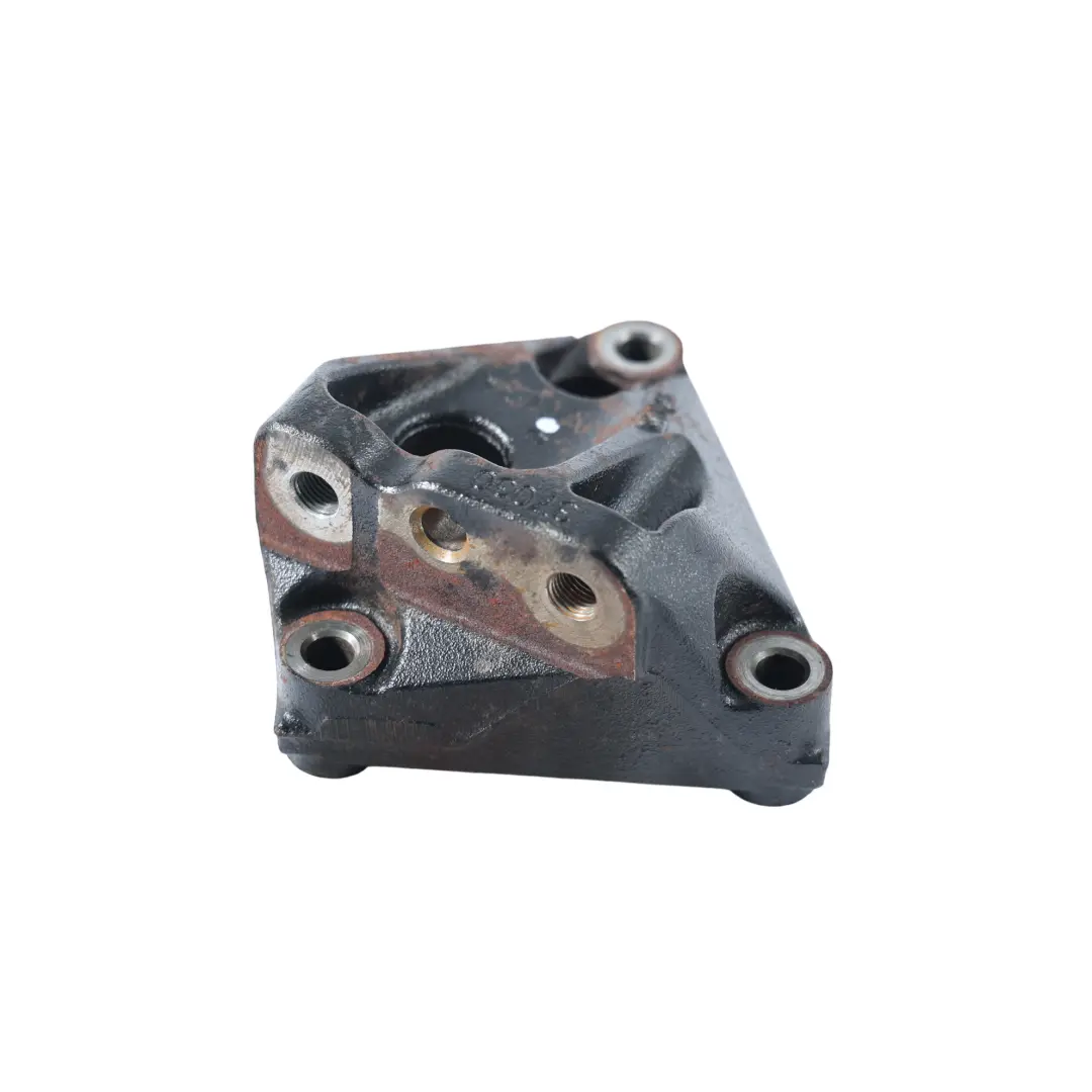 Mounting Bracket Right O/S to Toyota Auris E15 Avensis T270 Engine with Part number 1231537030 Toyota Auris E15 Avensis T270 Engine Mounting Bracket Right O/S - SKU 1231537030 - Part number 1231537030