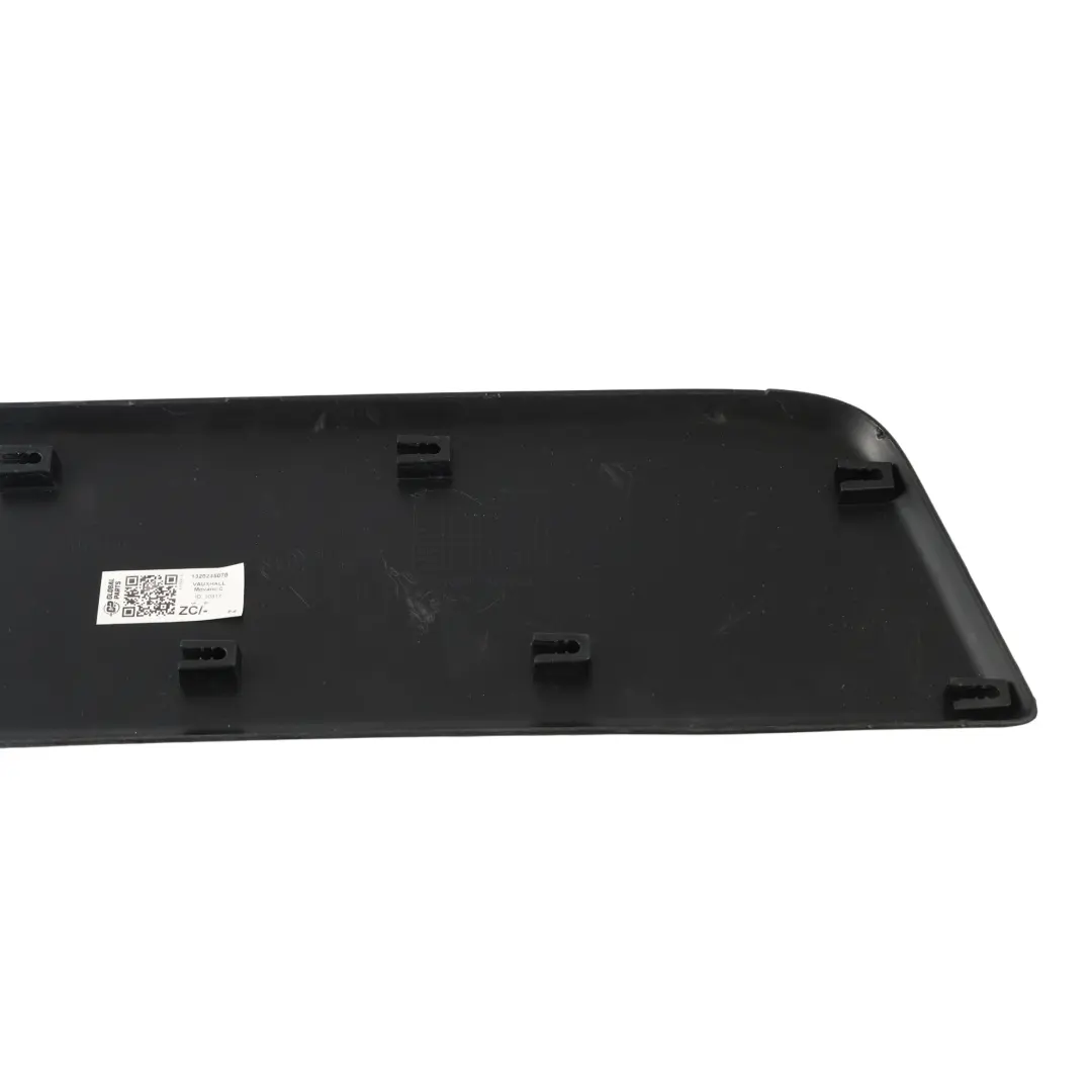Listwa Dekoracyjna Dolna Drzwi Tylnych Lewa do Vauxhall Movano C o numerze 1320245070 Vauxhall Movano C Listwa Dekoracyjna Dolna Drzwi Tylnych Lewa - SKU 1320245070 - Numer Części 1320245070