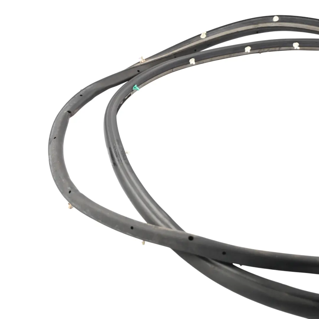Ford Mondeo Mk4 Front Door Seal Gasket Rubber Right O/S 7S71-A20708-AF - SKU 1534565 - Part number 1534565