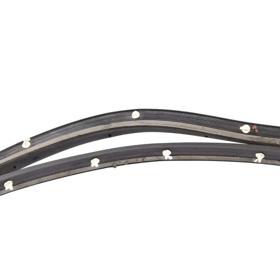 Ford Mondeo Mk4 Front Door Seal Gasket Rubber Right O/S 7S71-A20708-AF - SKU 1534565 - Part number 1534565