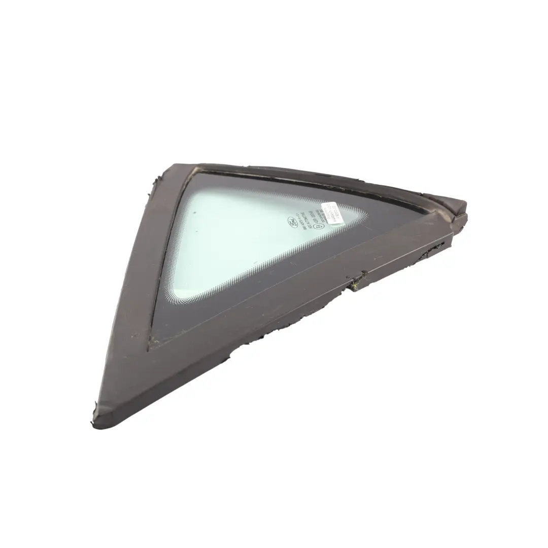 Pannello Finestrino Posteriore Rivestimento Porta Sinistro 8A61- per Ford Fiesta Mk7 con numero di parte 1574710 Ford Fiesta Mk7 Pannello Finestrino Posteriore Rivestimento Porta Sinistro 8A61- - SKU 1574710 - Numero di parte 1574710