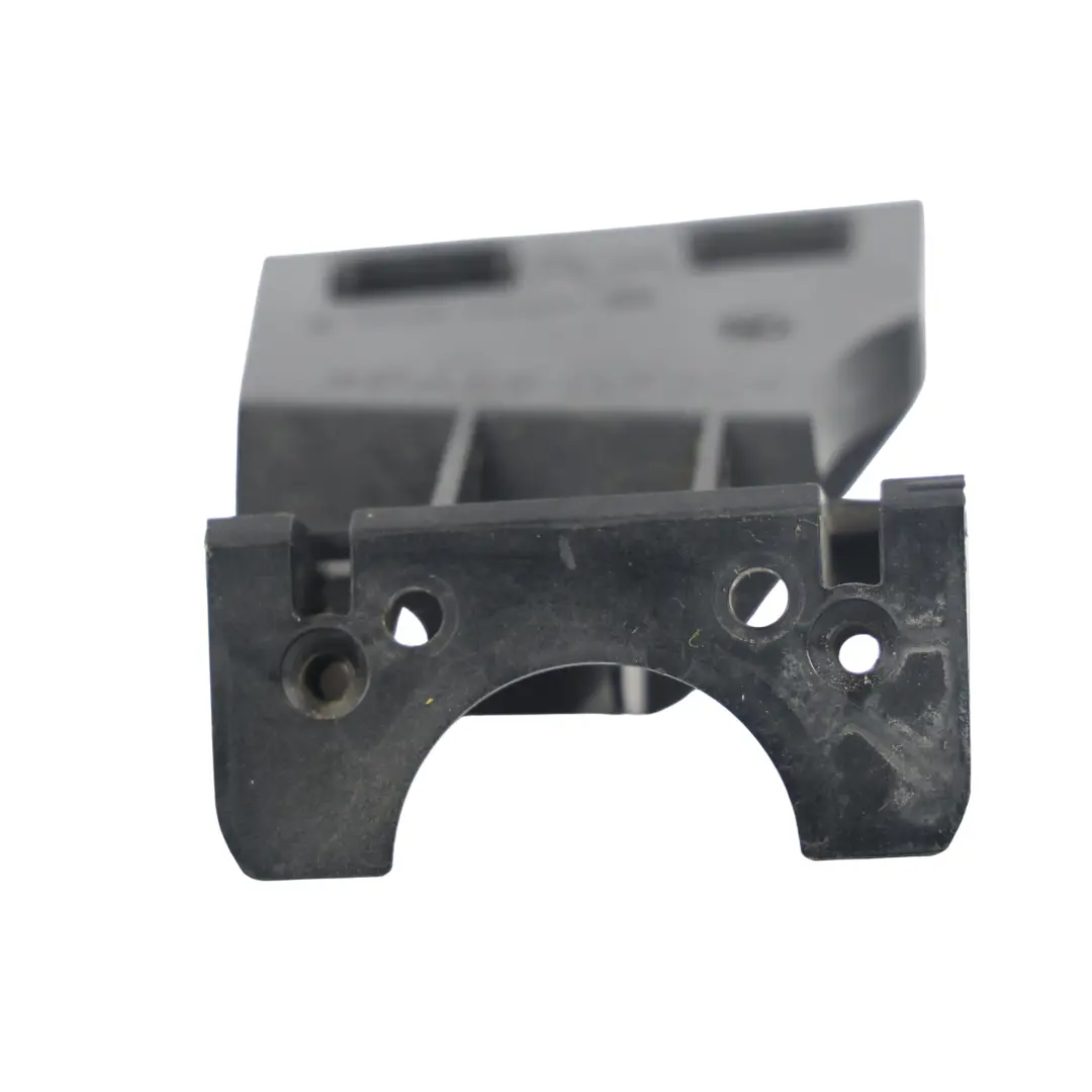 Support Fixation Gicleur Lave-Phare Droite pour Mercedes X164 à propos du numéro de pièce 159900 Mercedes X164 Support Fixation Gicleur Lave-Phare Droite - SKU 159900-02 - Numéro de pièce 159900